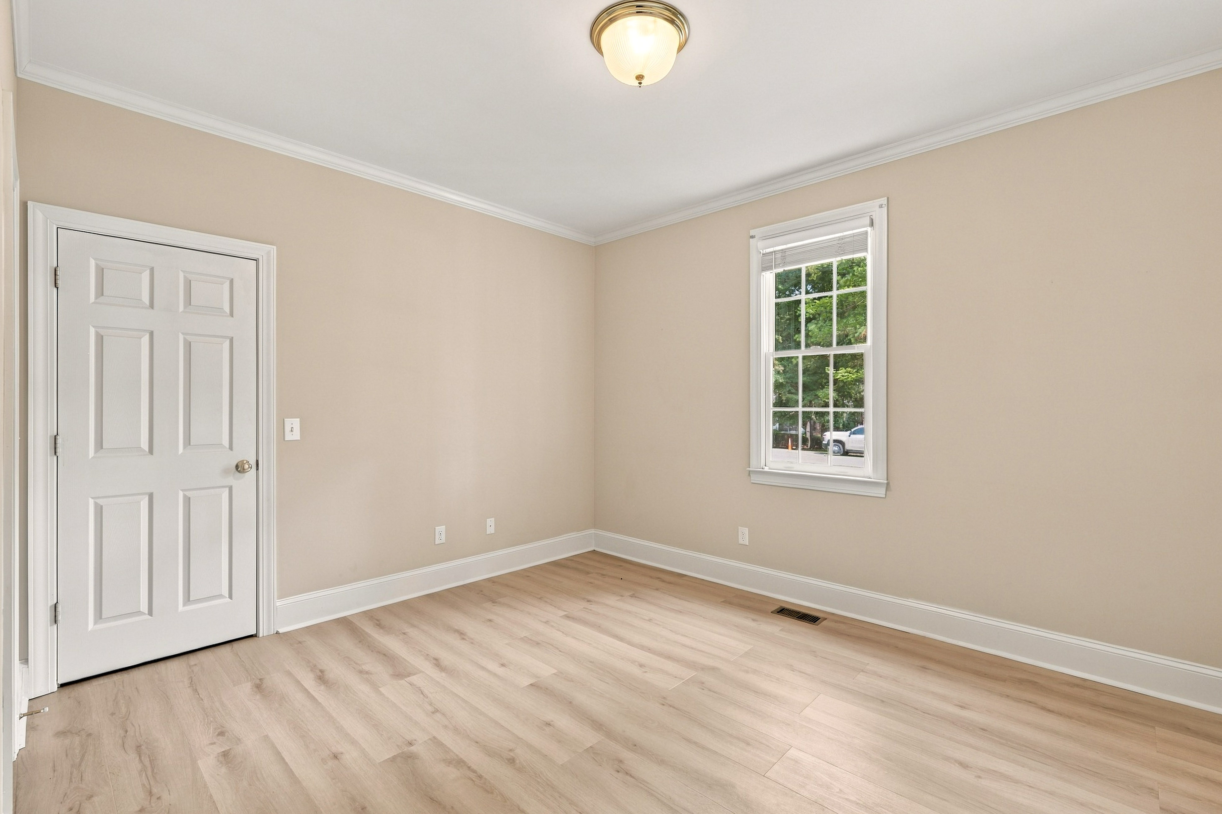 108 Mayfair Court image 32